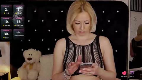 Olivia online show from 03/09/25, 05:11