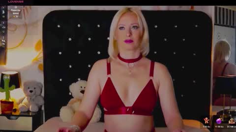 Olivia online show from 12/14/25, 09:08