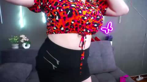Snapshot of oliviaverr chatting on 05/01/26, 12:21 Oliviaverr online show from 05/01/26, 12:21