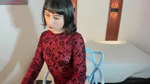 Snapshot of oliviawolf3 chatting on 11/28/25, 04:15 oliviawolf3 online show from 11/28/25, 04:15