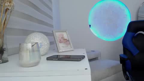 Snapshot of oliviia_cute chatting on 10/23/25, 05:07 oliviia_cute online show from 10/23/25, 05:07