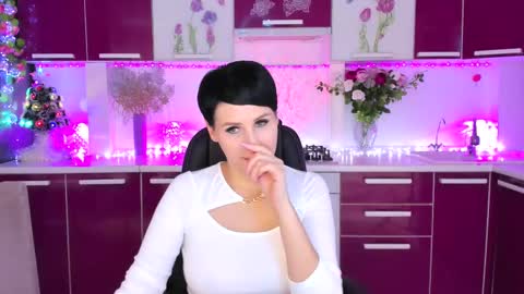 olivija2020 online show from 12/16/24, 08:37