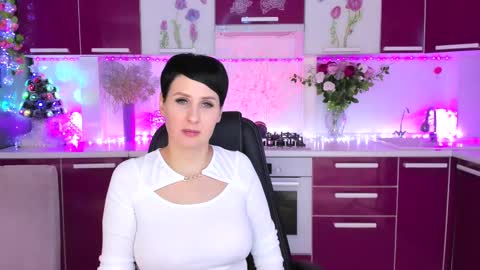 olivija2020 online show from 12/16/24, 11:39