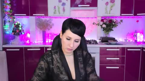 olivija2020 online show from 12/18/24, 06:53