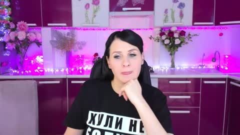 olivija2020 online show from 02/23/25, 12:51