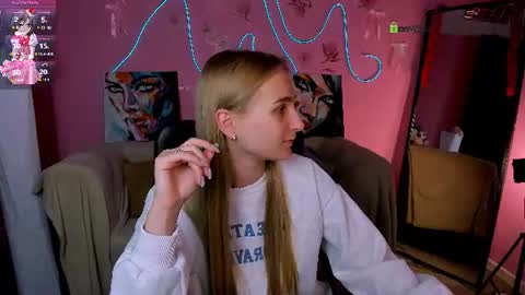 Ollivia online show from 06/15/26, 05:42