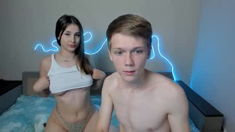 Snapshot of olvr_zoolander chatting on 10/04/25, 02:59 Oliver and Mira online show from 10/04/25, 02:59