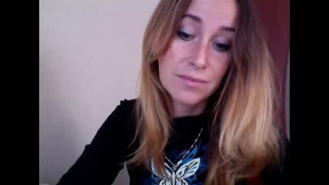 olyra11 online show from 10/07/25, 09:28