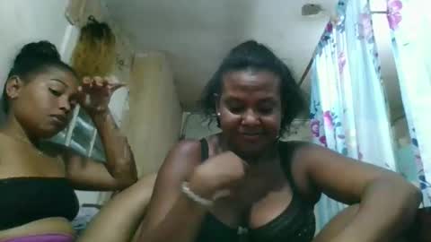 Snapshot of olyvienne90 chatting on 11/26/25, 08:48 olyvienne90 online show from 11/26/25, 08:48