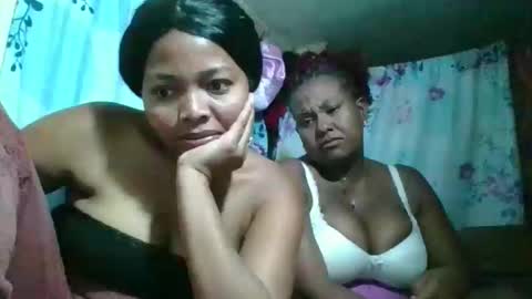 Snapshot of olyvienne90 chatting on 12/15/25, 02:16 olyvienne90 online show from 12/15/25, 02:16