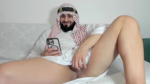 Snapshot of omar_xoxo chatting on 03/12/26, 10:05 Omar online show from 03/12/26, 10:05