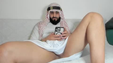Snapshot of omar_xoxo chatting on 04/04/26, 09:12 Omar online show from 04/04/26, 09:12