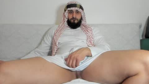 Snapshot of omar_xoxo chatting on 04/30/26, 09:30 Omar online show from 04/30/26, 09:30