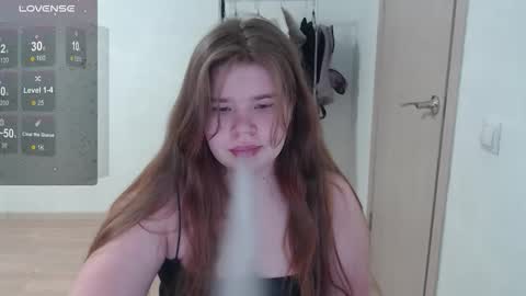 Snapshot of omellyoo chatting on 12/14/25, 03:28 MellY online show from 12/14/25, 03:28