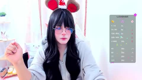 Snapshot of omorimori chatting on 11/25/25, 08:42 Omori Chan online show from 11/25/25, 08:42