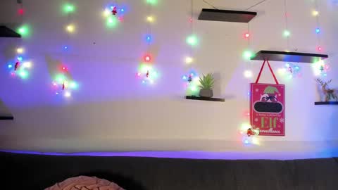 Violette online show from 12/10/24, 10:47