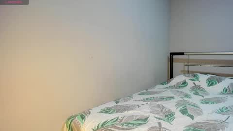 Snapshot of on_tefa chatting on 11/15/25, 04:14 Violette online show from 11/15/25, 04:14