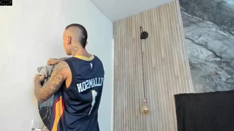 Snapshot of onceagain97_ chatting on 10/26/25, 07:20 ... online show from 10/26/25, 07:20