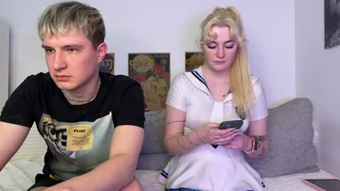Snapshot of one_punch_cum chatting on 03/05/25, 01:17 couple Lu sexy chick in middle and Jimmyblonde our friend Brianglasses online show from 03/05/25, 01:17