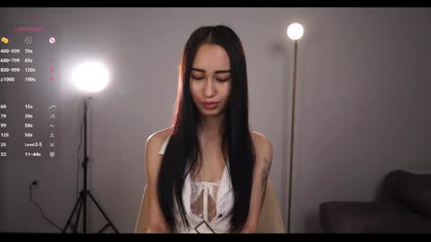 Snapshot of one_step_closer chatting on 05/31/26, 06:09 Mia online show from 05/31/26, 06:09