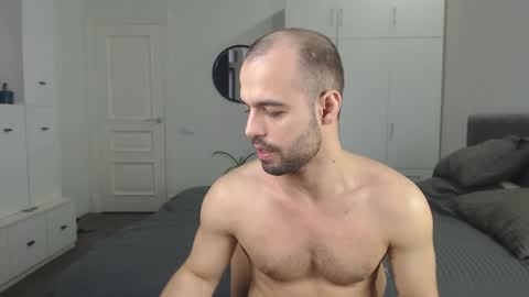 onebestlover online show from 02/03/25, 11:53