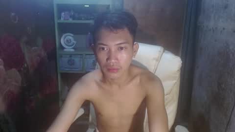 Snapshot of onebigloadxxx chatting on 01/01/25, 04:29 Wyn Will serve you and be your slave online show from 01/01/25, 04:29