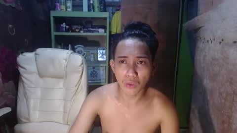 Snapshot of onebigloadxxx chatting on 01/26/25, 12:22 Wyn Will serve you and be your slave online show from 01/26/25, 12:22