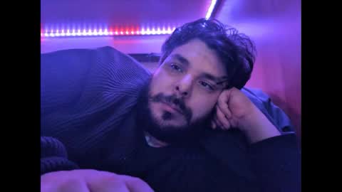 Snapshot of onecrew1 chatting on 10/30/25, 07:14 onecrew1 online show from 10/30/25, 07:14