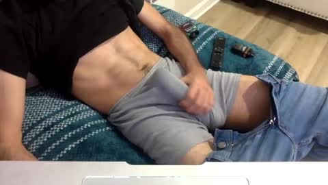 onehitwonder21 online show from 07/18/26, 12:37