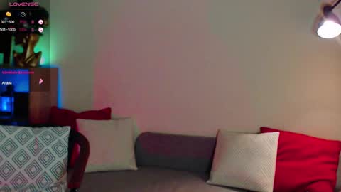 Snapshot of onehotbigass chatting on 12/14/25, 08:24 ONLINE online show from 12/14/25, 08:24