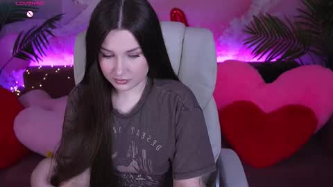 Snapshot of onelaya chatting on 02/15/26, 02:03 L A Y A online show from 02/15/26, 02:03