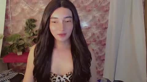 Snapshot of onelesslonelygirl69 chatting on 06/04/26, 04:13 KLIER online show from 06/04/26, 04:13