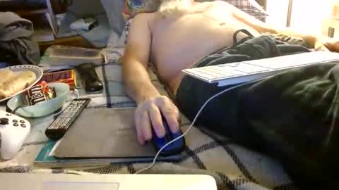 Snapshot of onemattu chatting on 10/26/25, 07:14 Mattu online show from 10/26/25, 07:14