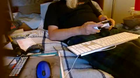 Snapshot of onemattu chatting on 12/20/25, 07:15 Mattu online show from 12/20/25, 07:15