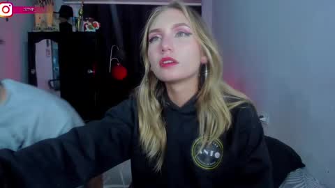 Snapshot of onemore_cum chatting on 02/12/25, 03:40 YIN MIGUEL online show from 02/12/25, 03:40