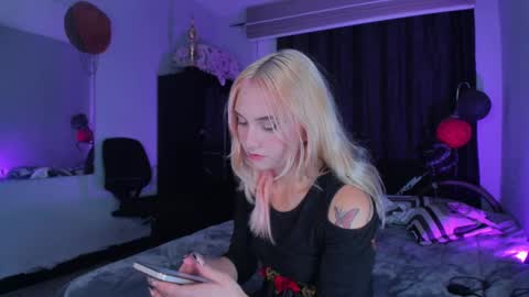 Snapshot of onemore_cum chatting on 02/27/25, 05:24 YIN MIGUEL online show from 02/27/25, 05:24