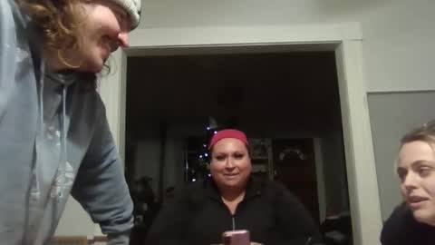 Snapshot of onethrouple chatting on 12/17/25, 11:55 onethrouple online show from 12/17/25, 11:55