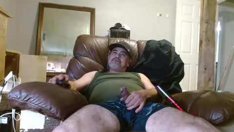 Snapshot of onewayallday chatting on 12/21/24, 01:42 onewaykenny online show from 12/21/24, 01:42