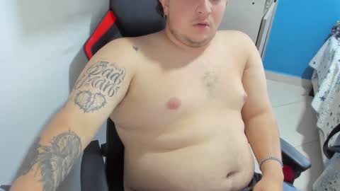 Snapshot of onewhiteboichub chatting on 09/20/25, 09:49 Andres INDEPENDENT MODEL online show from 09/20/25, 09:49