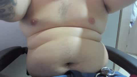 Snapshot of onewhiteboichub chatting on 11/12/25, 01:06 Andres INDEPENDENT MODEL online show from 11/12/25, 01:06