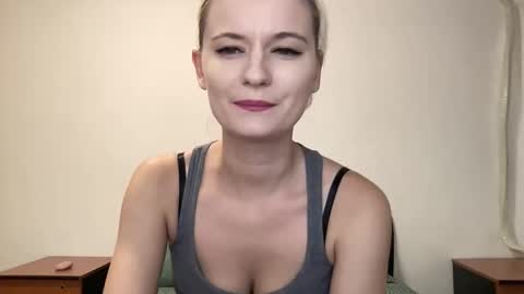 Snapshot of onika_cox chatting on 09/29/25, 10:03 Onika online show from 09/29/25, 10:03