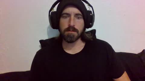 Snapshot of oniyoshiken chatting on 12/18/25, 04:24 oniyoshiken online show from 12/18/25, 04:24