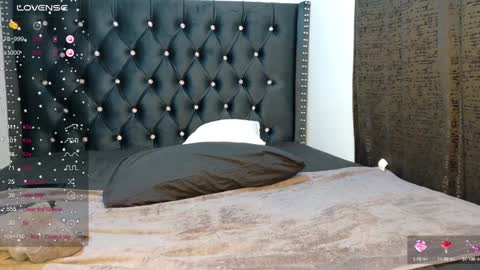 Snapshot of online_bestie chatting on 01/12/25, 11:58 Bestie online show from 01/12/25, 11:58