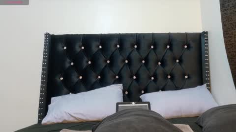 Snapshot of online_bestie chatting on 11/28/25, 06:38 Bestie online show from 11/28/25, 06:38