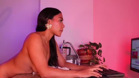 misssaray official online show from 07/20/26, 12:47
