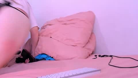 Snapshot of only_sarah1 chatting on 11/08/25, 09:57 only_sarah1 online show from 11/08/25, 09:57