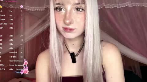 Snapshot of onlyeva1 chatting on 04/03/26, 07:28 Eva online show from 04/03/26, 07:28