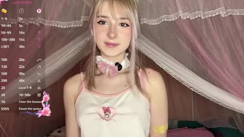 Snapshot of onlyeva1 chatting on 04/22/26, 09:33 Eva online show from 04/22/26, 09:33