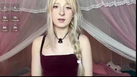 Snapshot of onlyeva1 chatting on 07/25/26, 11:19 Eva online show from 07/25/26, 11:19