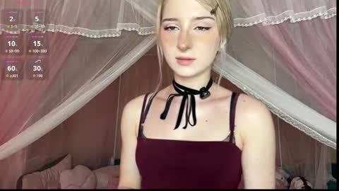 Snapshot of onlyeva1 chatting on 08/01/26, 11:31 Eva online show from 08/01/26, 11:31